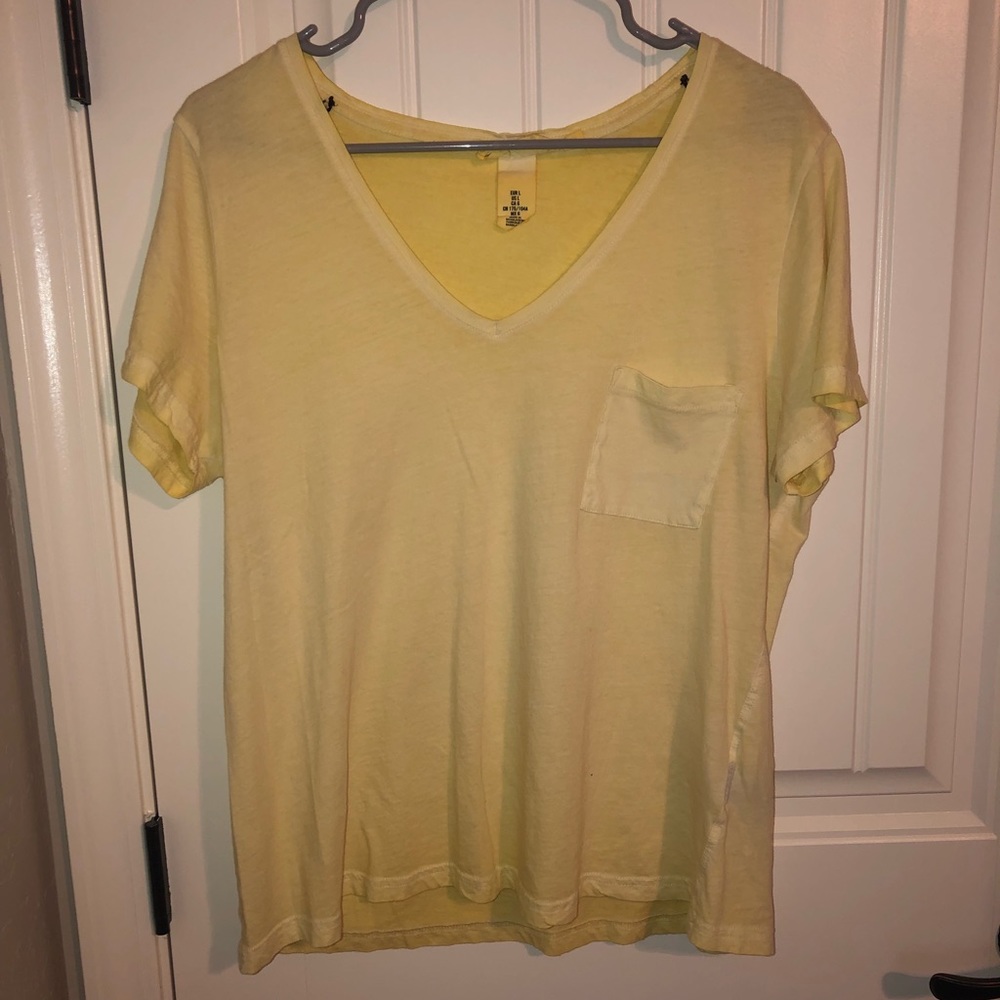 Distressed yellow pocket tee
